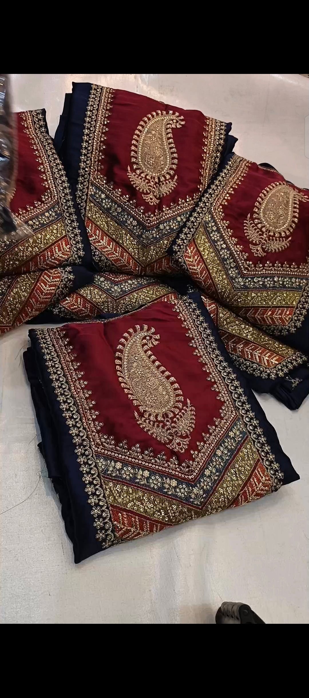 2Pc Ethnic Black with  Applic, Hit code-303