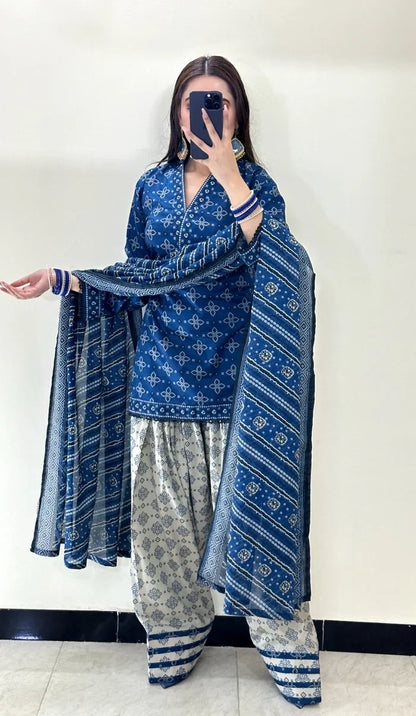 3 Piece Khaddar Stitched Dress - 016